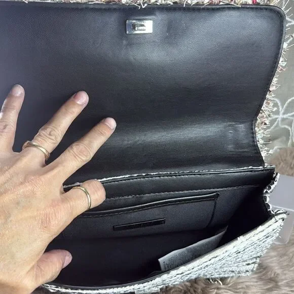 Zara, Multicoloured woven crossbody bag. Pearl and frayed detail on the flap. - Picture 9 of 14